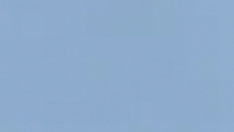 Un lanzacohetes múltiple autopropulsado "Grad" de 122 mm dispara hacia una posición ucraniana en un lugar no revelado.