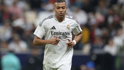 Kylian Mbappé durante un encuentro con el Real Madrid.