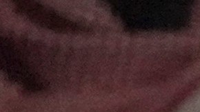 Moses Itauma posa con los títulos tras vencer a Demsey McKean.