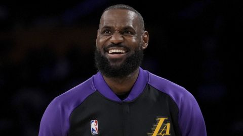 LeBron James confiesa que quiere terminar su carrera con Los Angeles Lakers