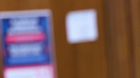 Sebastián Zapeta, acusado de prender fuego a una mujer dentro de un tren del metro, comparece ante un tribunal de Nueva York.