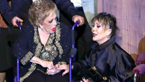 Alejandra Guzmán junto a su madre Silvia Pinal.