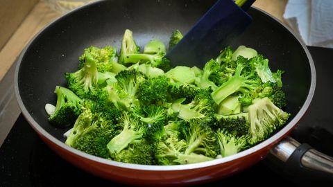 Aprende a preparar el brócoli para aprovechar al máximo sus nutrientes.