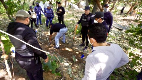 Los cuerpos fueron trasladados al médico forense, También anunciaron el arresto de cuatro personas.