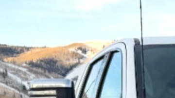 El conductor de la camioneta se quedó tras el accidente, para colaborar con la policía.