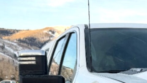 El conductor de la camioneta se quedó tras el accidente, para colaborar con la policía.