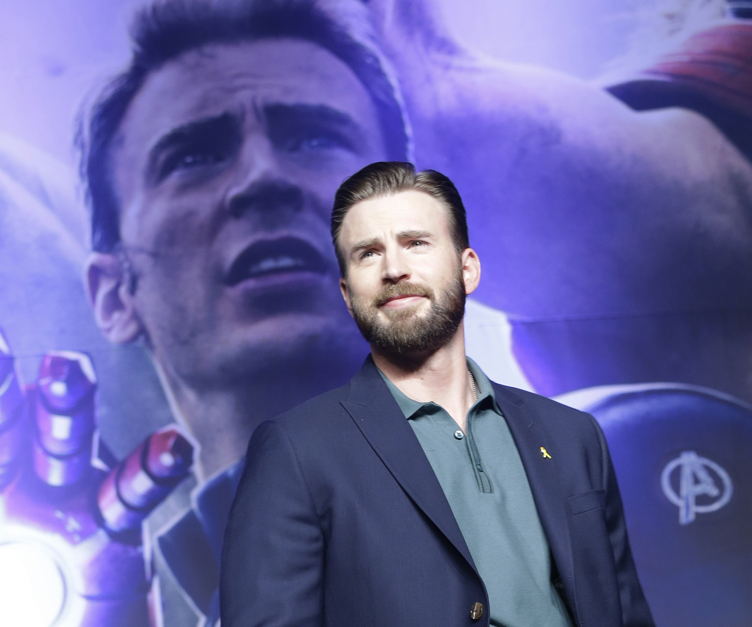Chris Evans es mundialmente conocido por interpretar a Capitán América en las películas de Marvel.