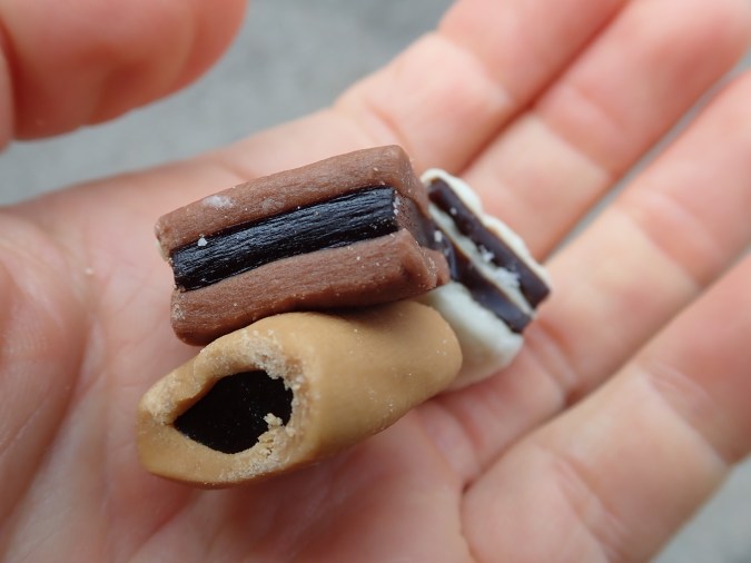 El regaliz se emplea como ingrediente para hacer dulces.