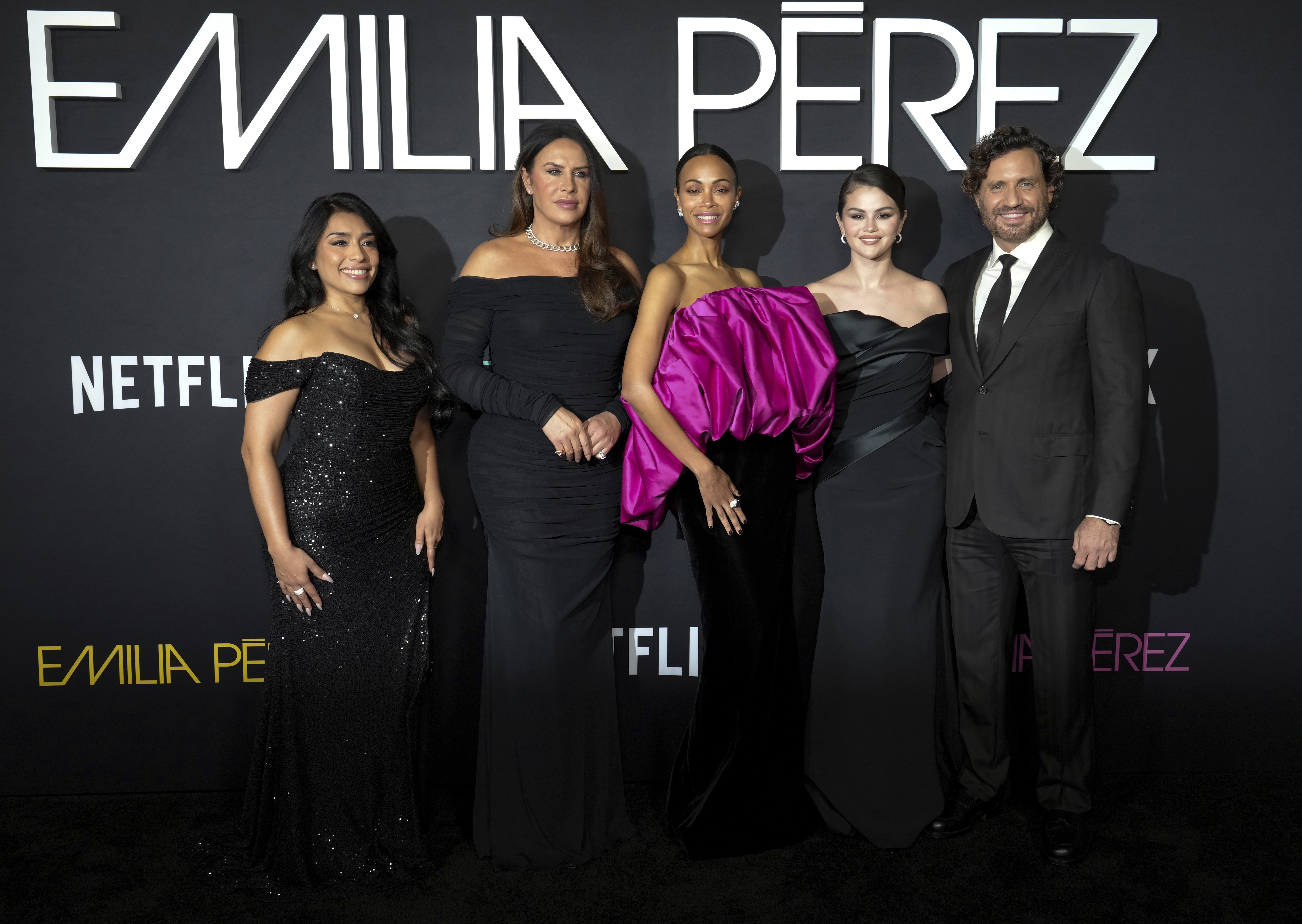 Adriana Paz, Karla Sofia Gascon, Zoe Saldaña, Selena Gomez y Edgar Ramírez en la premiere de "Emilia Perez".