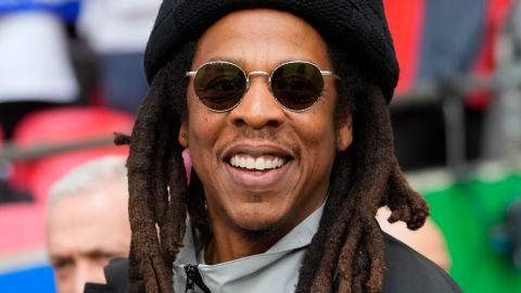 Jay-Z fue demandado por presunto abuso sexual.