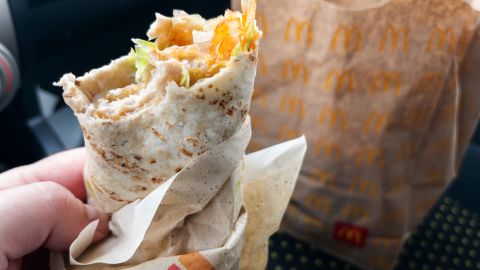 McDonald's traerá de regreso al menú el Snack Wrap en 2025.