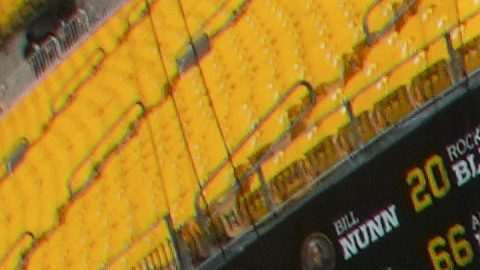 El logo de la NFL logo en el Heinz Field, sede del partido entre los Pittsburgh Steelers y Kansas City Chiefs.