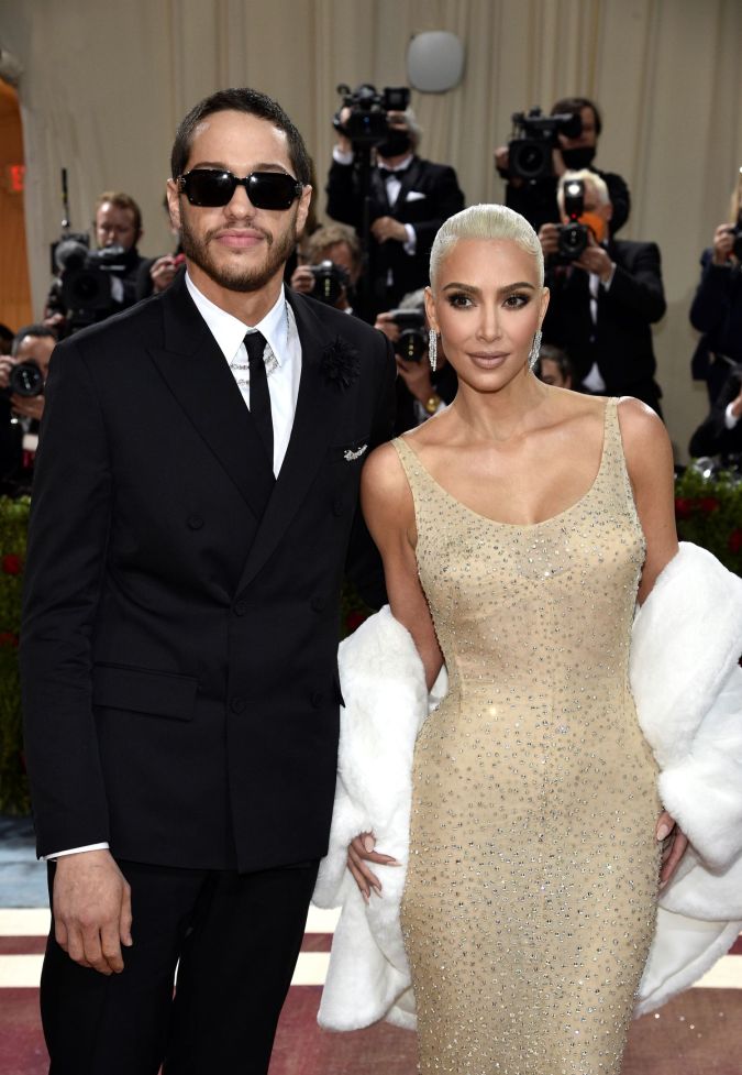 Pete Davidson y Kim Kardashian en la MET Gala 2022.