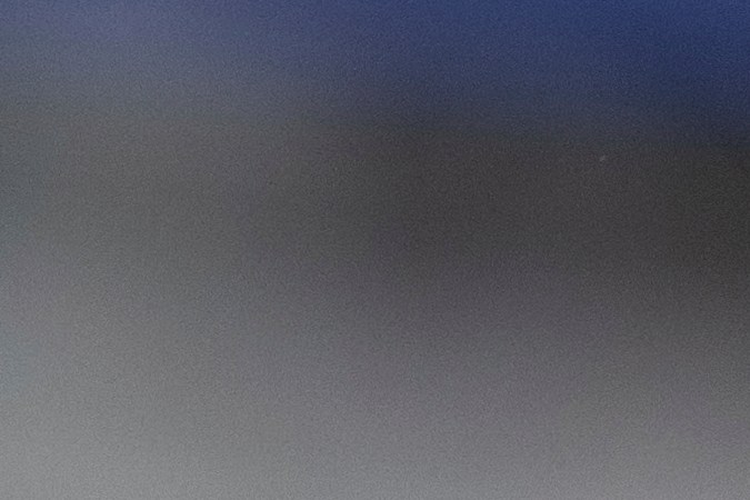 El ala defensiva de los Raiders de Las Vegas, Charles Snowden (49).