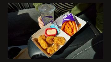 Taco Bell presenta nuevos sabores: nuggets crujientes y salsas para mojar.