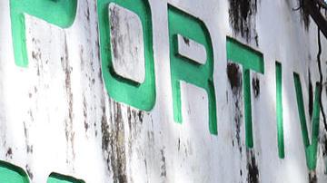 Migrantes descansan este miércoles, en el municipio de Escuintla en el estado de Chiapas (México).