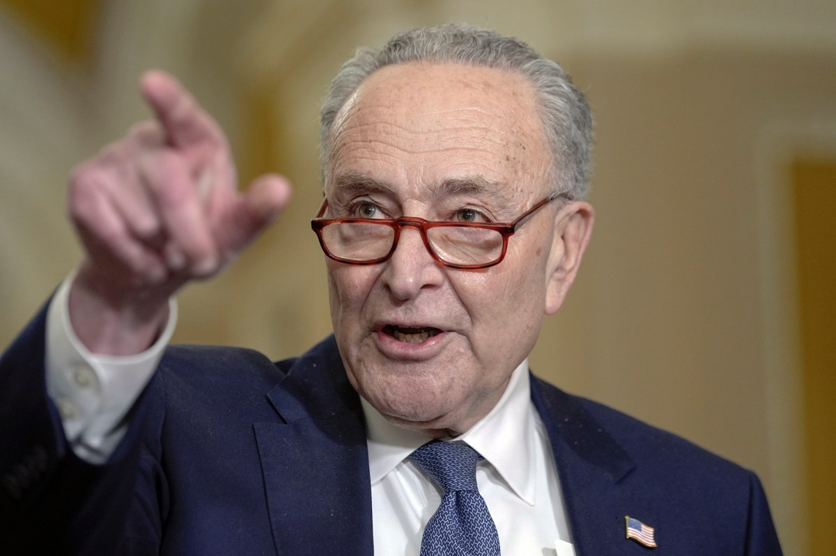 Schumer urge a Biden a mejorar tecnología de rastreo de drones