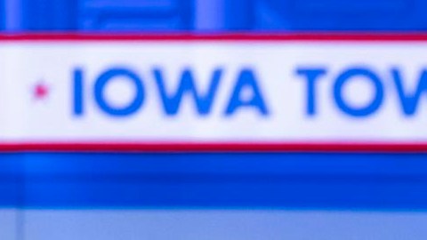 Fox News cierra el año como líder de audiencias; Trump celebra su victoria mediática