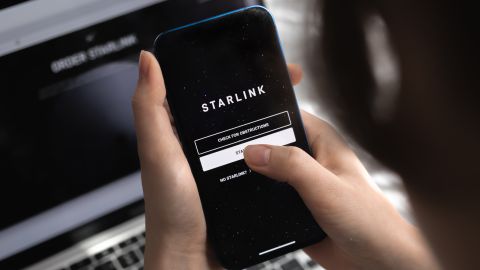 El servicio de internet satelital Starlink fue creado por la empresa de Elon Musk en 2019 y brinda conexión a más de 2.3 millones de usuarios en todo el mundo.