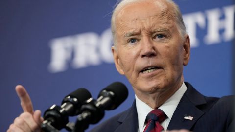 Biden dice que Putin es responsable del sinestro aéreo de Azerbaijan Airlines