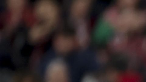 El delantero del Real Madrid Kylian Mbappé tras fallar el penalti.