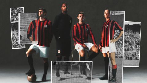 El Milan presentó este jueves una colección para conmemorar los 125 años de historia del club italiano con tres camisetas de manga larga estilo retro y el "Diavoleto", el símbolo del equipo, para homenajear su fundación en 1899.