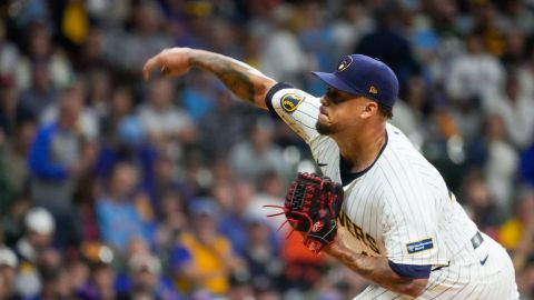 Frankie Montás durante un encuentro con los Milwaukee Brewers.