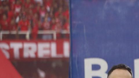 Los jugadores de Atlético Nacional se forman previo al inicio del partido de vuelta de la final de Copa Colombia ante América.