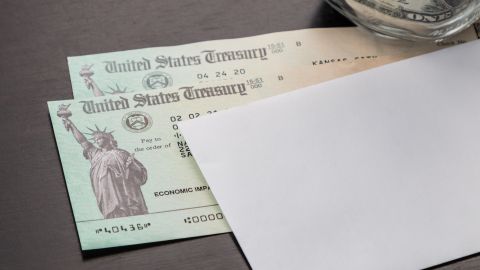 Generalmente, los pagos se realizan mediante un depósito directo, con cheques disponibles para quienes lo prefieran de esa forma.