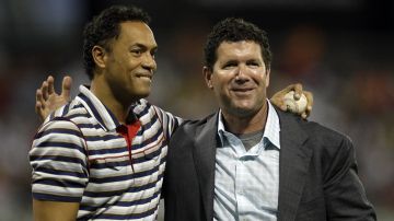 Edgar Martinez (d) y Roberto Alomar formaron parte de esa selección de Puerto Rico.