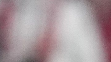 Árbitro Juan Martínez Munuera muestra una tarjeta amarilla en un partido del Real Madrid. Imagen referencial.