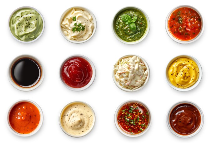 Romesco es una salsa catalana ideal para carnes.