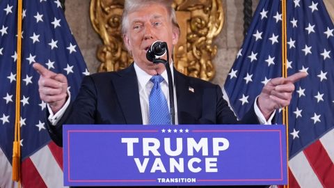 El presidente electo Donald Trump habla durante una conferencia de prensa en Mar-a-Lago, el lunes 16 de diciembre de 2024, en Palm Beach, Florida.