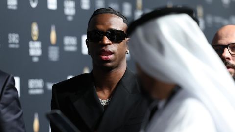 Vinicius Jr. en su llegada a los Globe Soccer Awards en Emiratos Árabes Unidos.