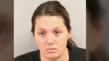 Laura Caron, maestra arrestada en Nueva Jersey.