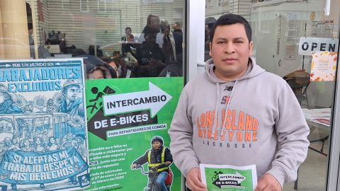José, un guatemalteco deliverista, ya se registró y valora el avance que ha tenido esta fuerza laboral, que en este momento histórico vive en pánico por las redades migratorias.