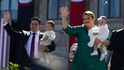 Juramentación de la gobernador de Puerto Rico Jenniffer González