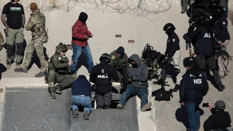 Túnel clandestino para cruce de migrantes entre Ciudad Juárez, México y El Paso, Texas