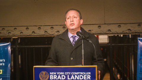 El plan del contralor Brad Lander, “HomeShare NYC”, conectará a los propietarios que tienen espacio adicional en sus hogares con neoyorquinos que buscan alquilar una vivienda a precios asequibles.