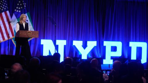 Un nuevo escuadrón y una base de datos seguirá con más precisión las quejas vecinales, reveló la comisionada de NYPD este jueves.