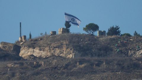 "Los militares israelíes iniciaron su retirada de Naqura", dijo Hochstein.