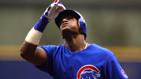 Sammy Sosa durante un encuentro ante Milwaukee Brewers en 2004.