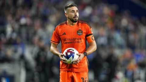 Héctor Herrera durante un partido con el Houston Dynamo.