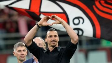 Zlatan Ibrahimovic se mostró positivo ante la posible llegada de Santi Giménez al Milan.