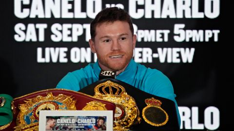 Canelo Álvarez podría cerrar un contrato millonario en Arabia Saudita.