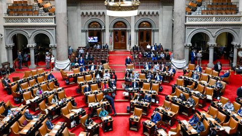 Debido a que Carr era el republicano con más tiempo en el cargo que se postulaba para el puesto, habría superado a Ariola con el empate debido a la permanencia en el cargo.