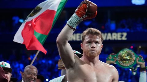 Canelo Álvarez durante su triunfo ante Edgar Berlanga.