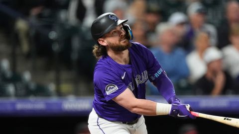 Brendan Rodgers durante un encuentro con Colorado Rockies.