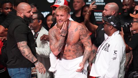 Jake Paul durante la presentación de su pelea con Mike Tyson.