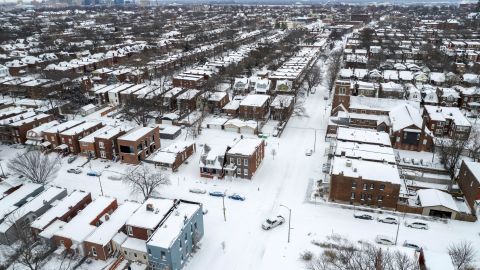 St. Louis en Missouri cubierto de nieve por tormenta invernal